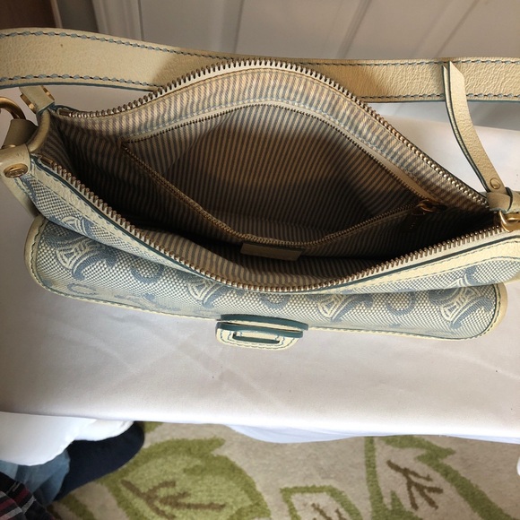CELINE Vintage Elegant Blue and Cream Shoulder Bag - Picture 7 of 8